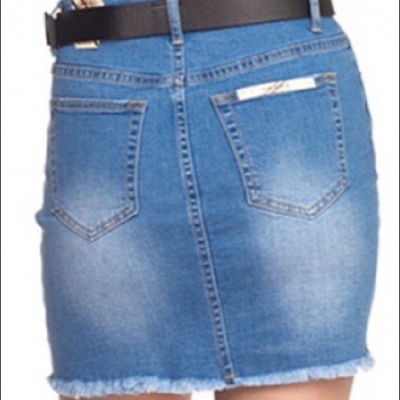 ❌DONATED❌Blue Denim Distressed Frayed Hem Jean Skirt With Black Belt - Picture 3 of 11